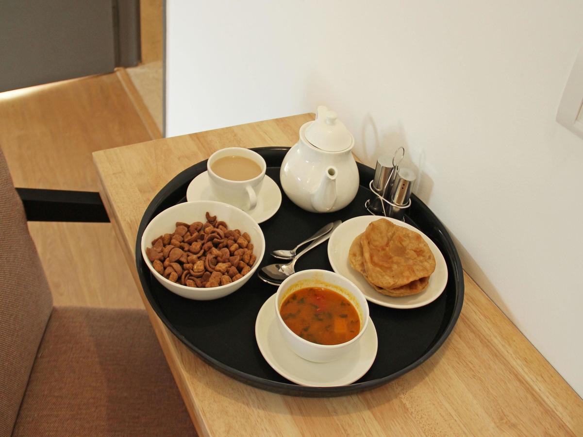 Oyo Townhouse 028 Corporate Suite Noida Bagian luar foto