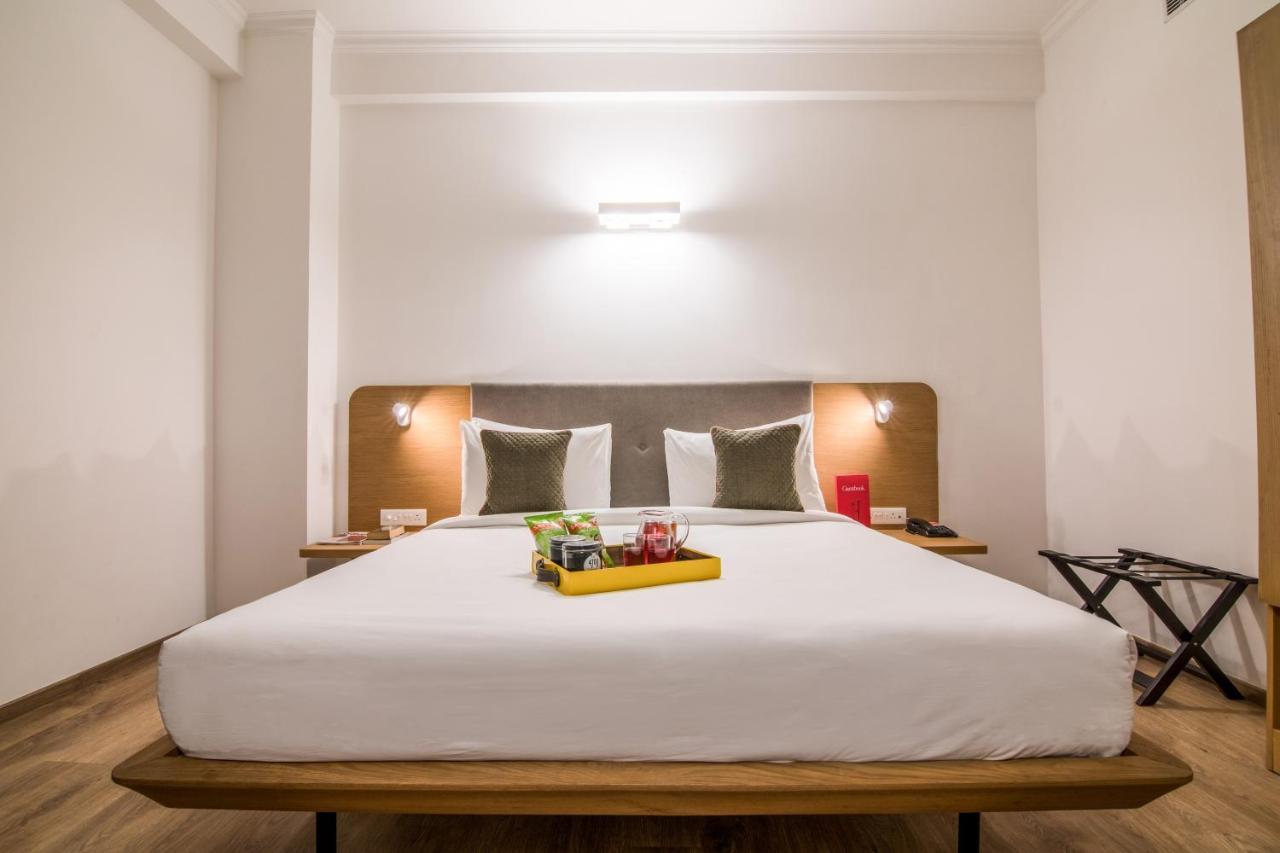 Oyo Townhouse 028 Corporate Suite Noida Bagian luar foto
