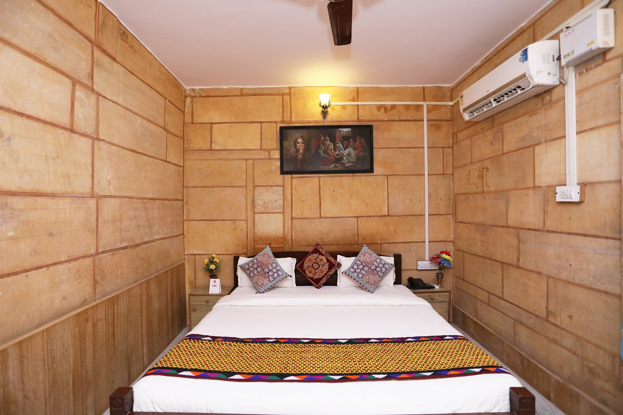 Oyo Townhouse 028 Corporate Suite Noida Bagian luar foto