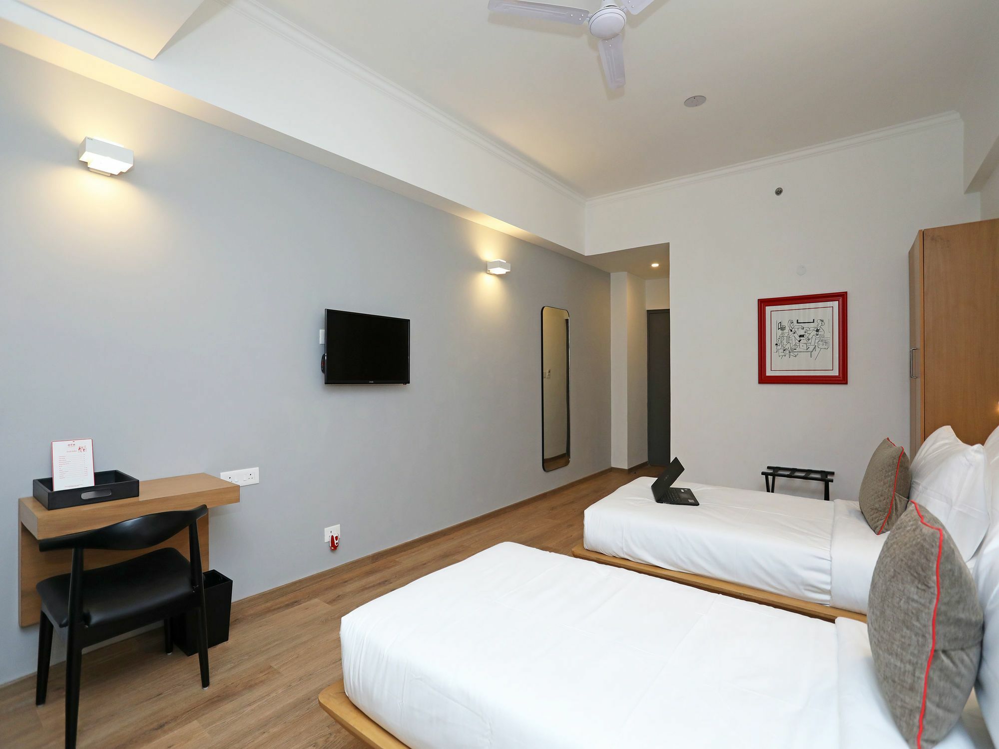 Oyo Townhouse 028 Corporate Suite Noida Bagian luar foto