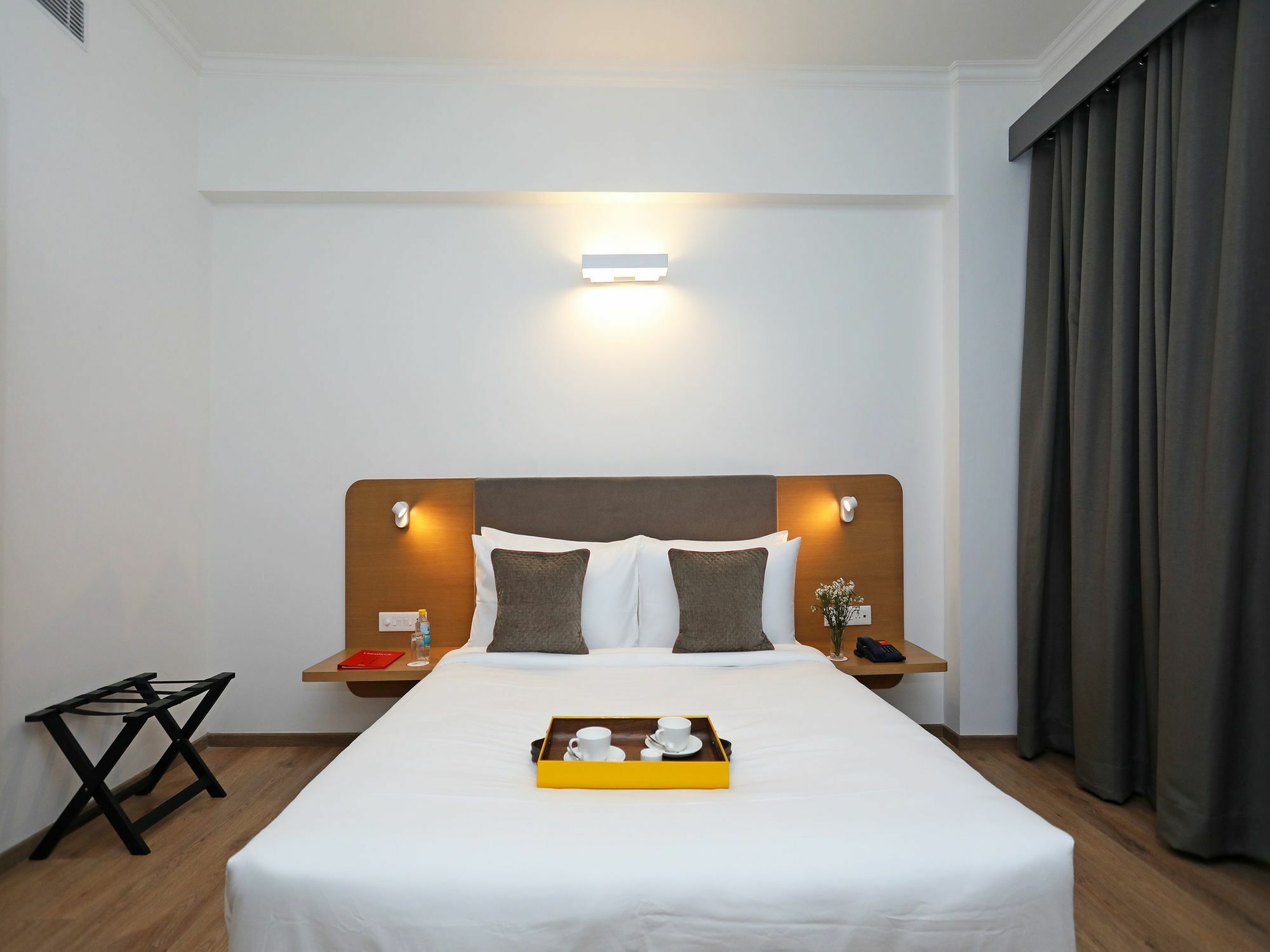 Oyo Townhouse 028 Corporate Suite Noida Bagian luar foto