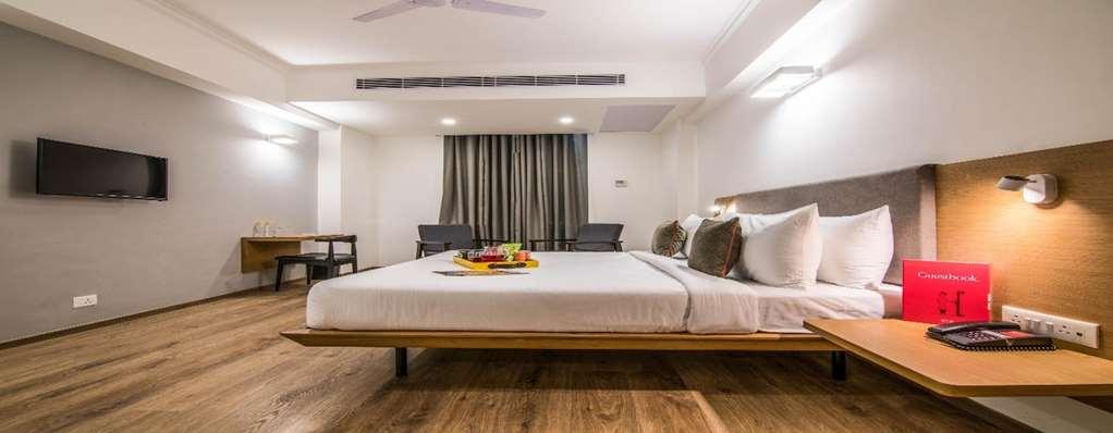 Oyo Townhouse 028 Corporate Suite Noida Ruang foto
