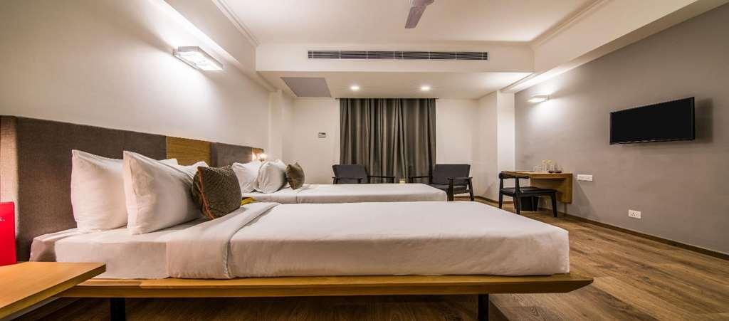 Oyo Townhouse 028 Corporate Suite Noida Ruang foto